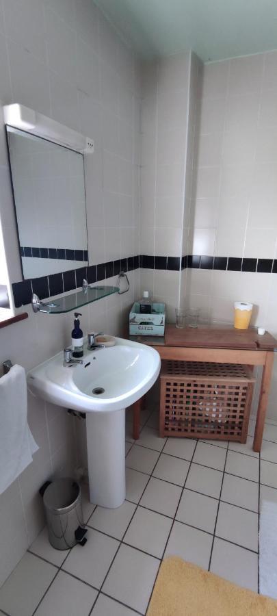 Joanna'S Studio , Key Locker By Whatsapp Own Entrance, Own Bathroom Youghal Esterno foto