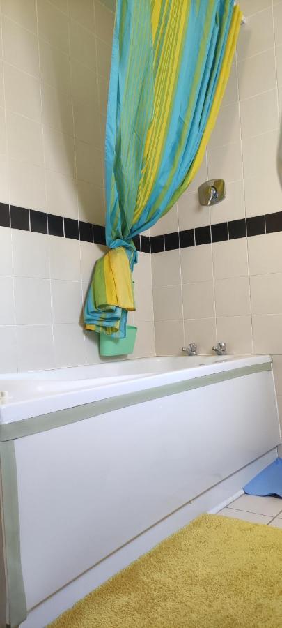 Joanna'S Studio , Key Locker By Whatsapp Own Entrance, Own Bathroom Youghal Esterno foto
