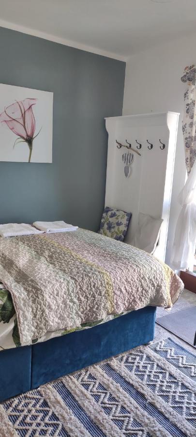 Joanna'S Studio , Key Locker By Whatsapp Own Entrance, Own Bathroom Youghal Esterno foto